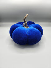 Load image into Gallery viewer, Velvet Pumpkin - Large
