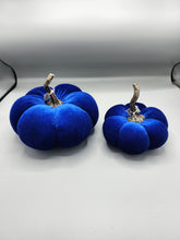 Load image into Gallery viewer, Velvet Pumpkin - Large
